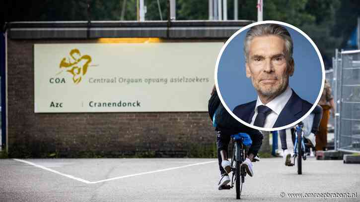 Premier Schoof bezoekt azc in Budel: 'Voelde beetje als thuiskomen'