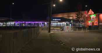 Man sent to hospital in critical condition after stabbing in downtown Calgary