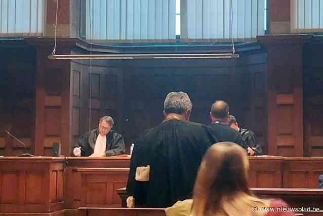 Boer die vrouw en schoonmoeder aanviel met ijzeren staaf, riskeert 10 jaar cel: “Hij probeerde zoon te overtuigen om eigen moeder te vermoorden”