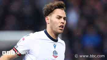 Huddersfield sign Bolton striker Charles