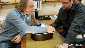 Small Sask. town welcomes students from around the world to learn the art of guitar making