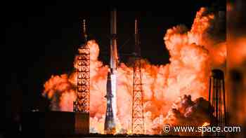 Jeff Bezos' Blue Origin launches massive New Glenn rocket into orbit on 1st flight (video)