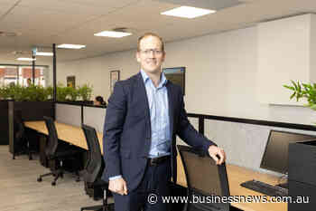 Strike Energy boss steps down