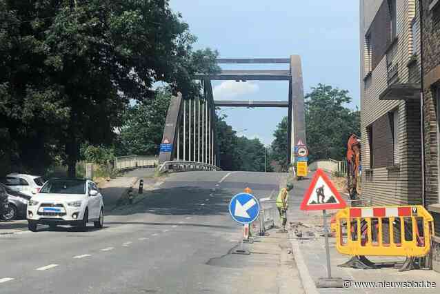 Infomarkt over de verhoging van de Kuurnebrug