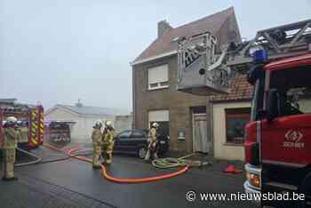 Brand in rijwoning in Middelkerke: asbestprocedure opgestart, omwonenden moeten ramen en deuren sluiten