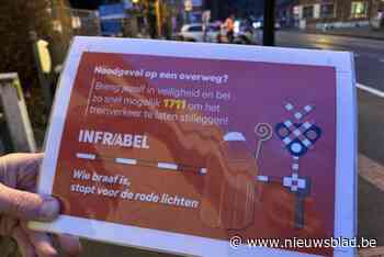 Politie betrapt opnieuw resem mensen die regels aan spoorwegovergang negeren