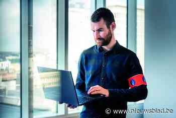 Oplichters doen zich voor als politieagenten en willen waardevolle spullen pikken: “We kregen al meerdere klachten”