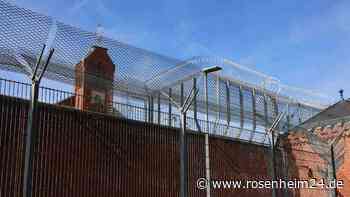 Besuch hinter Gittern: Mann liefert sich mit 2,3 Promille direkt selbst bei der JVA ab