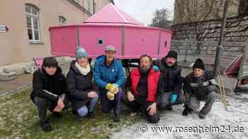 Wenn die Arrestzelle zur Galerie wird: Das machen Wasserburgs Künstler aus der alten Polizei