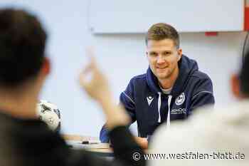 Lukas Kunze besucht seine ehemalige Schule