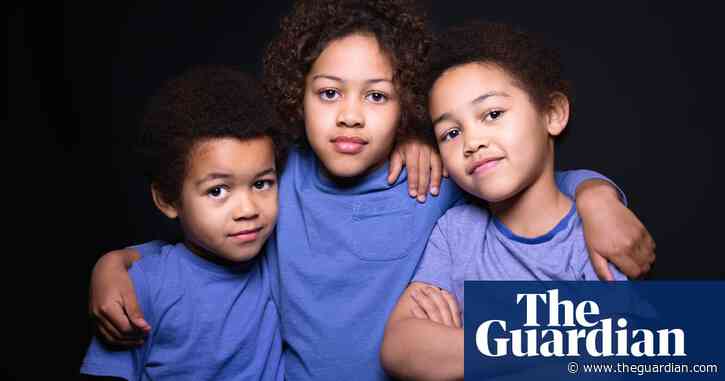 Sibling rivalry: parents favour older children and daughters, study finds