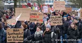 Studenten demonstrieren in Kiel gegen Verwaltungsgebühren