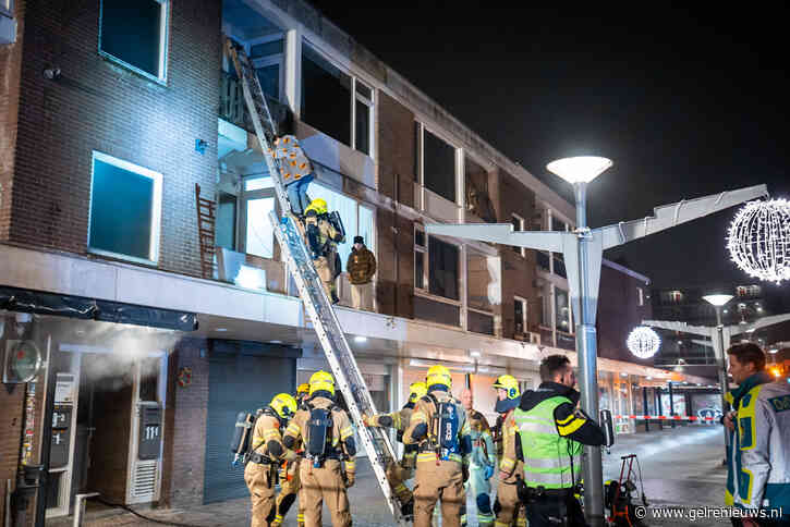 Brandstichting bij brand in appartementencomplex: Brandweer redt 13 mensen