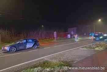 Twee tienermeisjes naar ziekenhuis na zware aanrijding voor dansschool