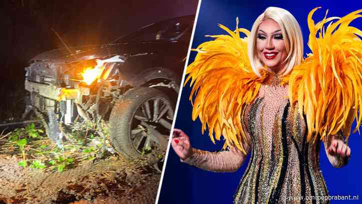 Dragqueen Vanessa van Cartier valt in slaap in auto en crasht tegen boom