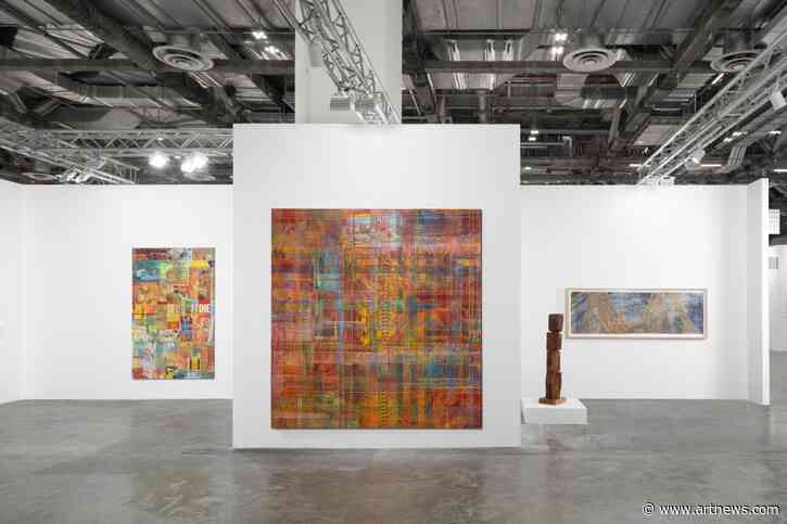 The Best Booths of ART SG 2025, Including Optical Illusions and Down Jacket Marble Sculptures