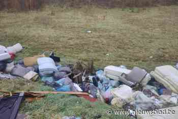 Zoveelste sluikstort langs Oude Keulseweg ontdekt: “Volledige inboedel gedumpt”
