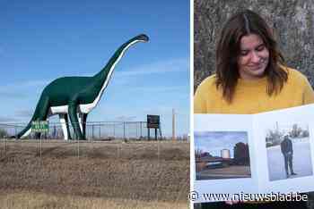Hanne (29) toont meest desolate streek van Amerika in fotoboek: “Plots staat daar een dinosaurus van 24 meter hoog”