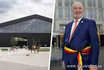 Dan toch nog geldige vergunning voor omstreden sportstal? Oud-burgemeester vraagt regularisatie en uitbreiding aan van paardenfokkerij