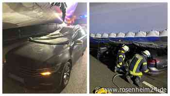 Auto kracht auf Autobahn in Flügel von Windrad – Fahrerin schwer verletzt