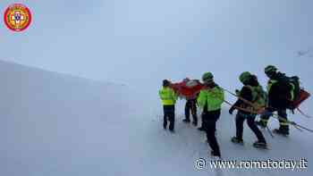 Alpinista precipita nel canale dalla vetta della montagna, è grave