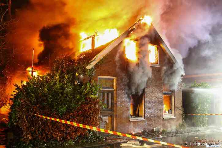 Grote Brand verwoest woning Grachtstraat in Winschoten (Video)
