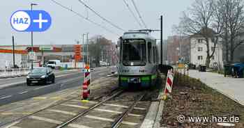 Üstra in Hannover: Autos landen an Badenstedter Straße im Gleis