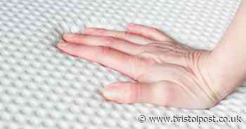 Quick finger check could show little-known lung cancer symptom