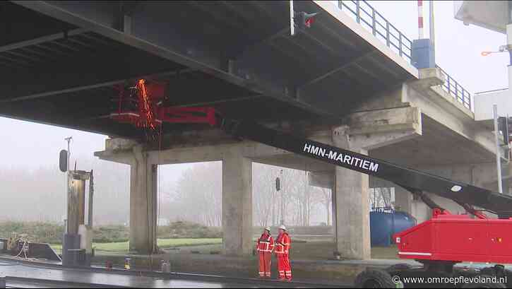Lelystad - Rijkswaterstaat: 'Brug Markerwaarddijk aan vervanging toe'