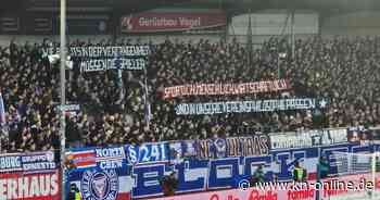Banner beim Heimspiel: Fan-Protest gegen Holstein-Kiel-Neuzugang John Tolkin