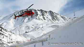 Sessellift stürzt während Betrieb ein: Zahlreiche Schwerverletzte – Menschen stecken über Stunden fest