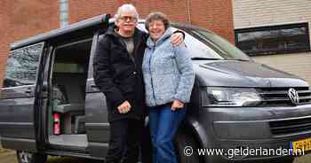 Met de prijs uit de Postcode Loterij kochten An (71) en René (67) eindelijk hun camperbusje: ‘We hoefden opeens niet meer te sparen’