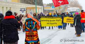 Crowds turn out for Regina Women’s March despite frigid temperatures