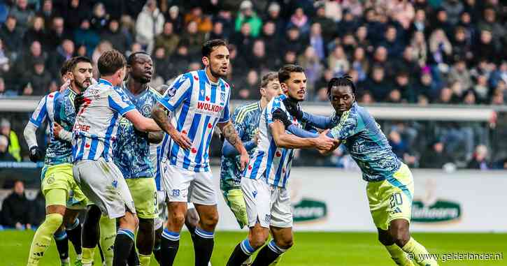 LIVE eredivisie | Taylor verdubbelt de voorsprong van Ajax op bezoek bij Heerenveen