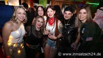 Laut, bunt und lustig: Traditioneller „Greadugge Ball“ bei Dorfen wieder ein voller Erfolg