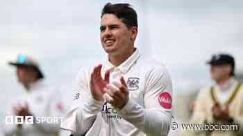 Van Buuren stands down as Glos skipper