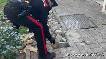 Quarticciolo: le dosi di crack per gli spacciatori lanciate dalla finestra delle case popolari