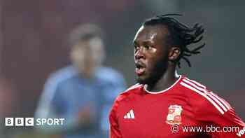 Salford sign Swindon left-back Longelo until 2026