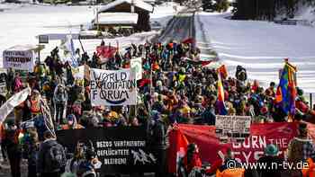 Weltwirtschaftsforum in Davos: Klimademonstranten lösen kreativ "Mega-Stau" aus