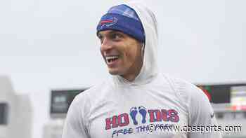 WATCH: Bills' Mack Hollins arrives to frigid AFC divisional playoff game vs. Ravens dressed in beach gear