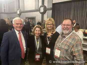 Ohioans who traveled to Washington seek other viewing options