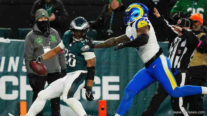 Eagles' Saquon Barkley blows past Rams' Jared Verse for TD after rookie's comments about Philly fans