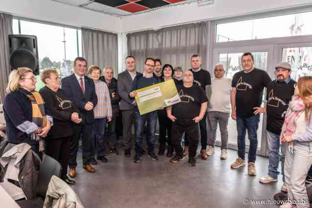 Organisatoren Lichtjesshow schenken 5.000 euro aan G-werking Club Roeselare