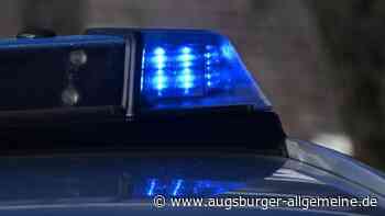 Frau schlägt Polizistin ins Gesicht