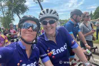 Katleen (44) en Petra (53) fietsen 1000 km voor Kom op tegen Kanker: “Om geld in te zamelen, organiseren we een benefietavond”