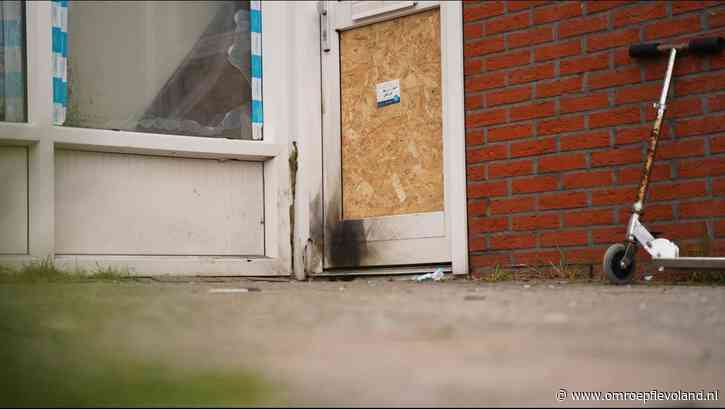 Lelystad - 'Vuurwerkbom' veroorzaakt flinke schade aan huis in Jol