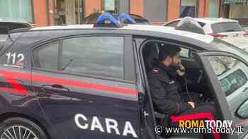 Rapina in banca in pieno giorno, colpo da 100mila euro. Pistola in faccia al direttore e ai dipendenti