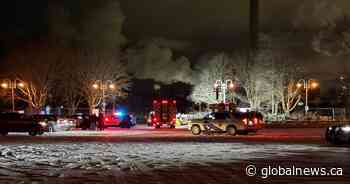 1 dead, 5 hurt after vehicle submerges in Toronto’s Ashbridges Bay