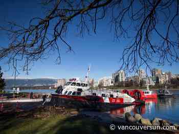 Boat sinks after fire, smouldering for three hours in Indian Arm