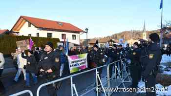 Großkampftag in Bergen: Wie kamen AfD-Autos hinter Demozug? Das sagt die Polizei